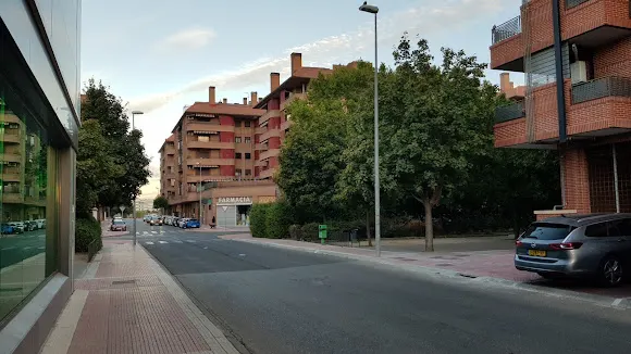 Farmacia Salud 10 - Gdas. Valbuena Iglesias