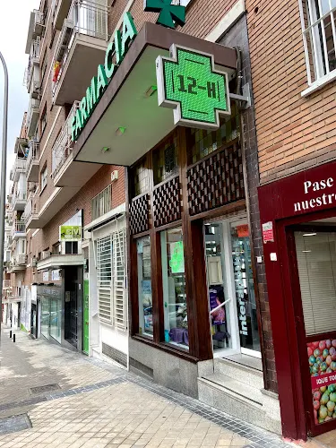 Farmacia Plaza de Los Reyes Magos. (Larrea C.B.)