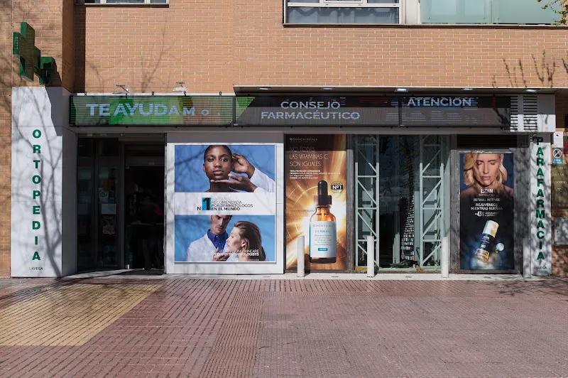 Farmacia La Vega 24 horas - Farmacia en Alcobendas - foto 2
