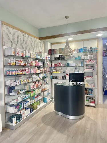 Farmacia Cáceres-Lda Ana Macías-Lizaso Rodríguez - Alcorcón