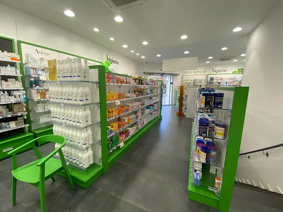Farmacia Trébol Guzmán el Bueno
