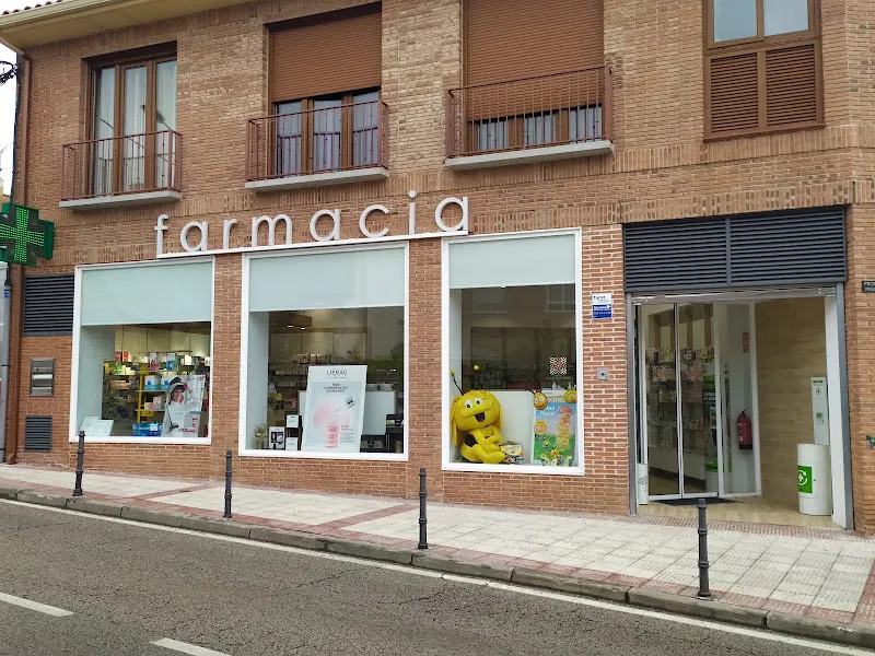 Farmacia M Eugenia Hernando Martínez - Farmacia en Navalagamella - foto 2