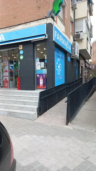 Farmacia López Moltó - Farmacia en Madrid - foto 2