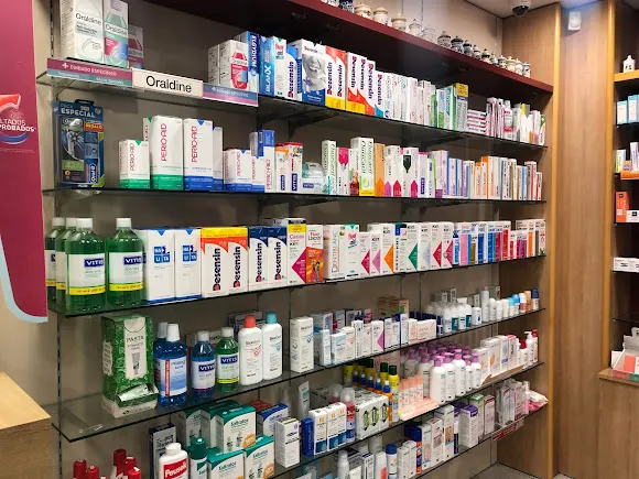 Farmacia San Antón (María Begoña Esquer Germán)