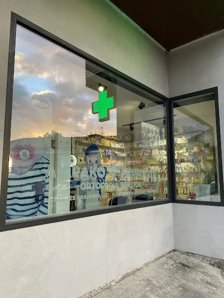 Farmacia - Farmacia en Ayala/Aiara - foto 2