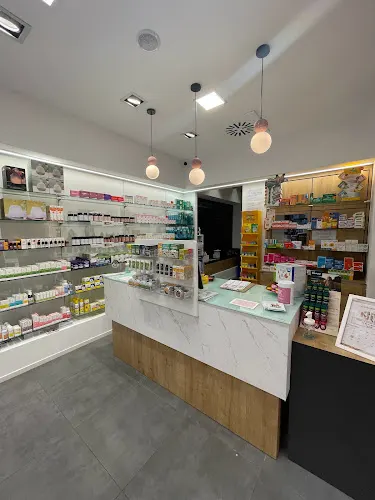 ALMIA FARMACIA - Gda. Almudena Fernández Martínez