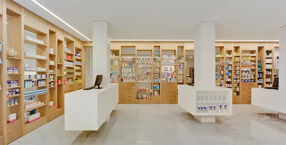 Farmacia Isabel Arrebola Pascual - La farmacia del reloj