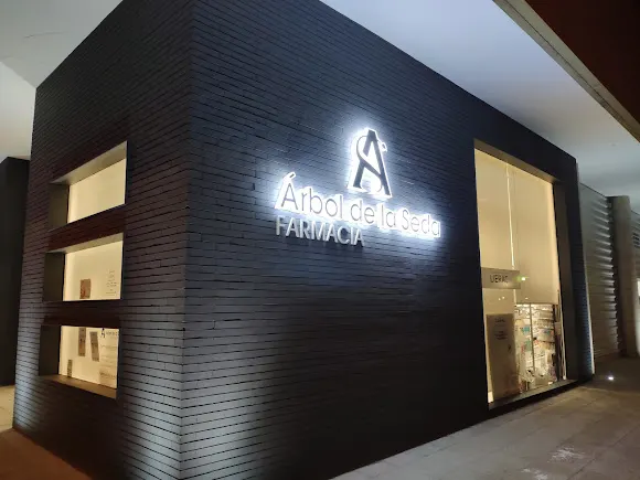 Farmacia Árbol de la Seda