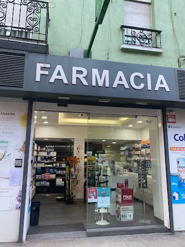 Farmacia Martínez de Vega (Gda. Paula Calzón Fernández)