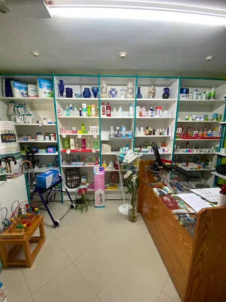 Farmacia La Botica - Farmacia en Tornadizos de Avila - foto 2