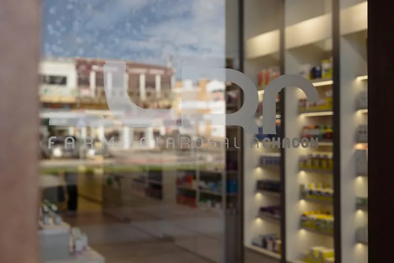 Farmacia 12 horas Rosalía Chacón