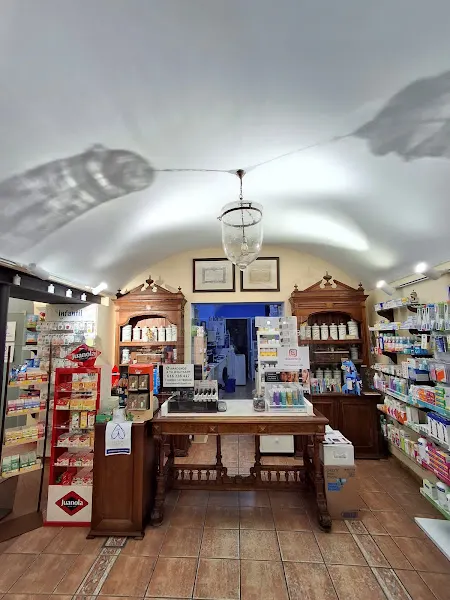 Farmacia Marín. Fundada en 1898. Lda Manuela Martínez de Abellanosa Moreno. - Jerez de los Caballeros
