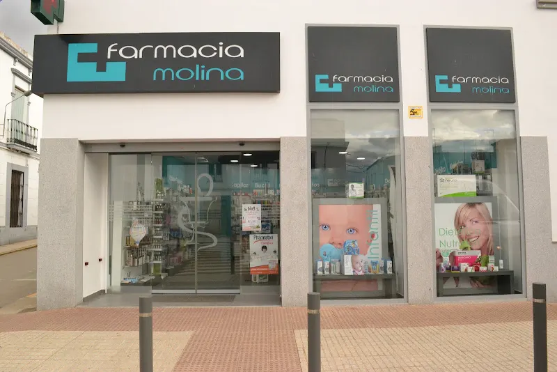 Farmacia Lda. Guadalupe Molina Becerra - Farmacia en Villalba de los Barros - foto 2