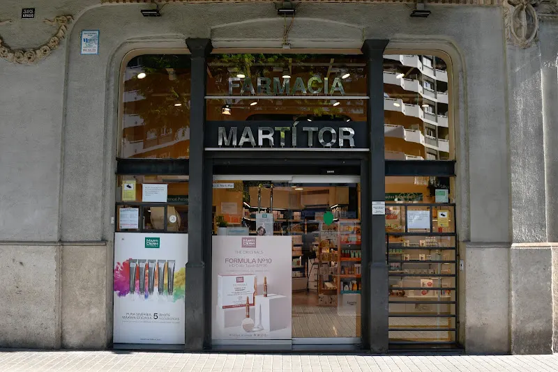 Farmàcia Martí Tor - Farmacia en Barcelona - foto 2
