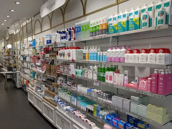Farmacia Conde Duque - Abierta 12h - - Madrid