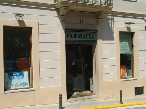 FARMÀCIA MENA - Farmacia en Cabrils - foto 2
