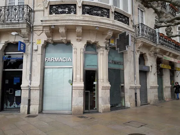 Farmacia del Arco-Lda. María Paz Grañón Pérez