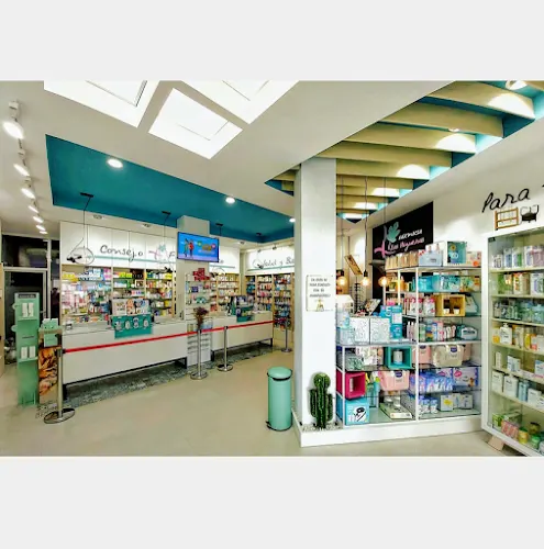FARMACIA LAS HIGUERAS (Emília Pizarro Higueras)