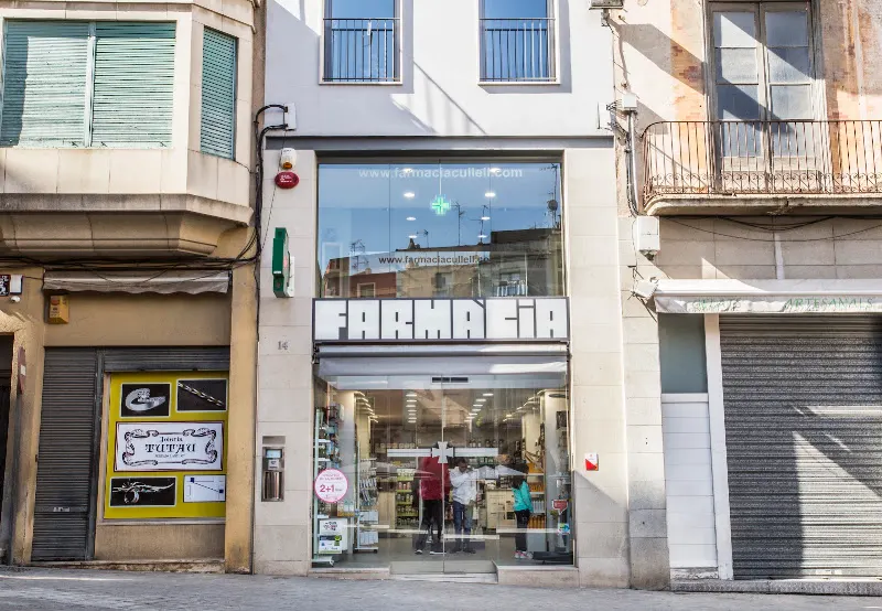 Farmàcia Cullell - Farmacia en Figueres - foto 2