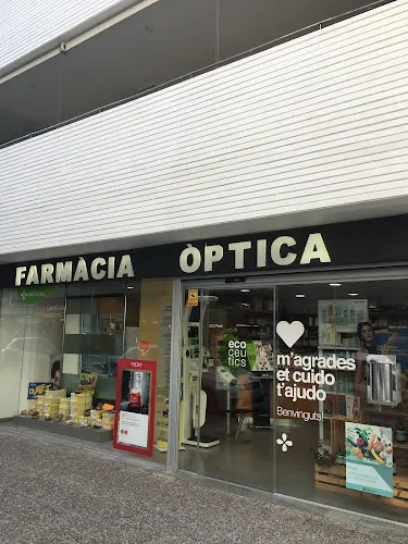 FARMACIA - OPTICA Mª CARMEN LORES CATALAN - Farmacia en Tossa de Mar