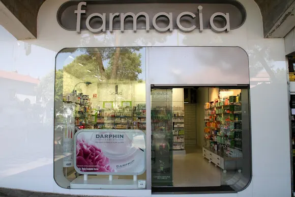 Arbosana Farmacia / Abierta 12 Horas