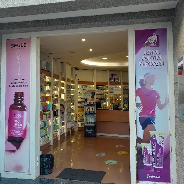 Farmacia "Las Huertas" (Isabel Domínguez Luaces) - Farmacia en Santa Maria de Guia de Gran Canaria - foto 2