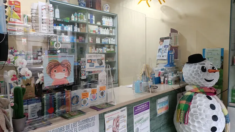 **Farmacia María Díez Álvarez** - Farmacia en Castrocontrigo - foto 2