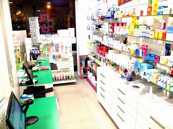 Farmacia Mercado Carranque (Ldo. Darío del Alcázar Pérez de la Torre)