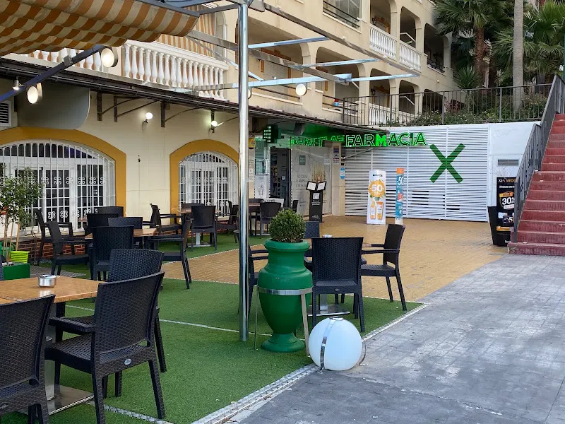 Farmacia PRÓXIMA Torrequebrada - Farmacia en Benalmádena - foto 2