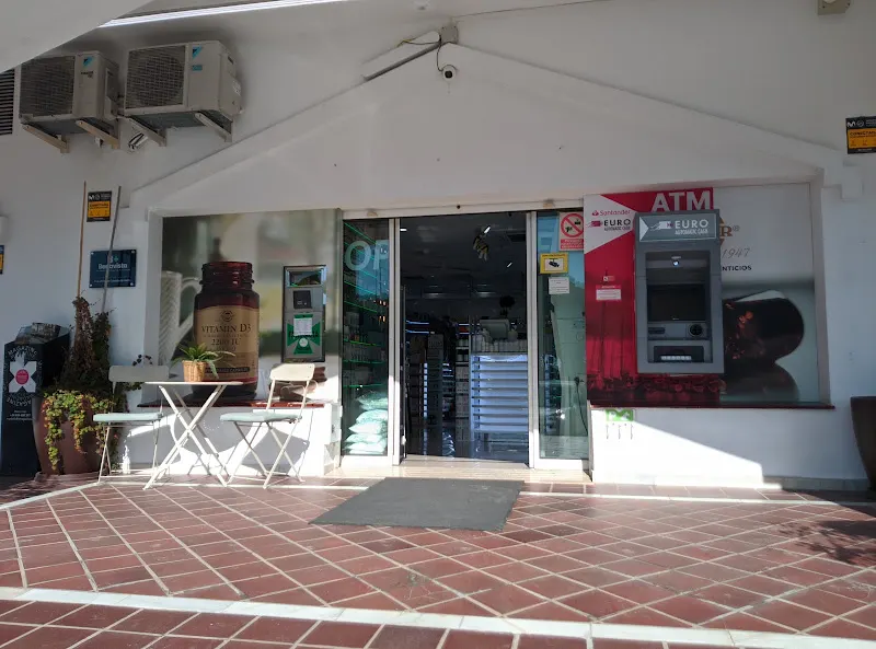 Farmacia Benavista Estepona Abierta TODOS LOS DIAS / Open Everyday - Farmacia en Estepona - foto 2