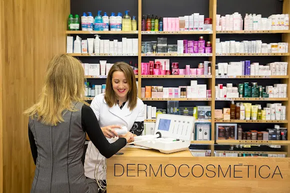 Farmacia SF10 - Medicina, dermofarmacia, dietética y nutrición