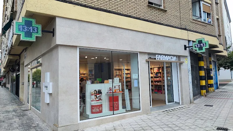 Farmacia San Julián Arrupe - Farmacia en Pamplona - foto 2