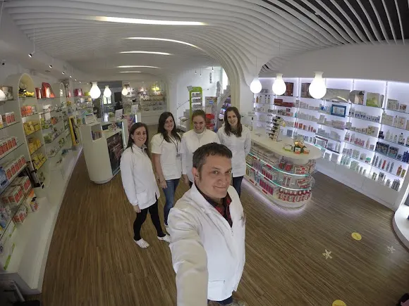 Farmacia Alberto Granja Bargados