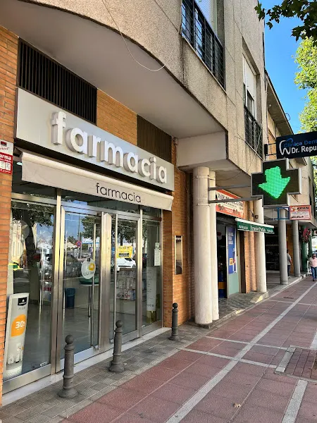 Araceli León Campo - Farmacia en Dos Hermanas - foto 2