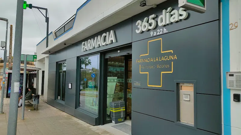 Farmacia Fernández Bolaños - Farmacia en Palomares del Rio - foto 2