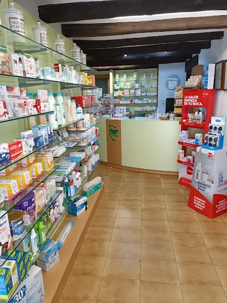 Farmàcia Salazar - Farmacia en Vilanova dEscornalbou - foto 2