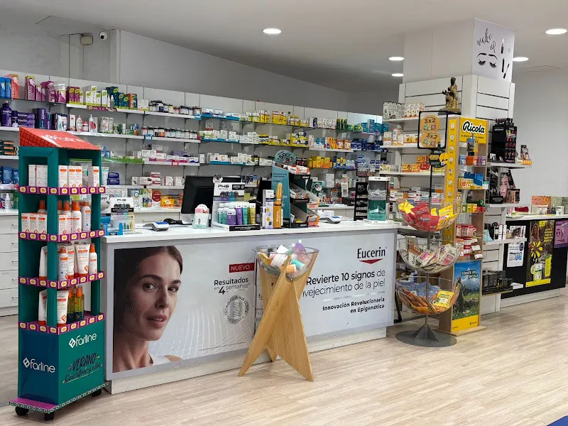 Farmacia Carles Gracia Castellví - Farmacia en Molins de Rei - foto 3