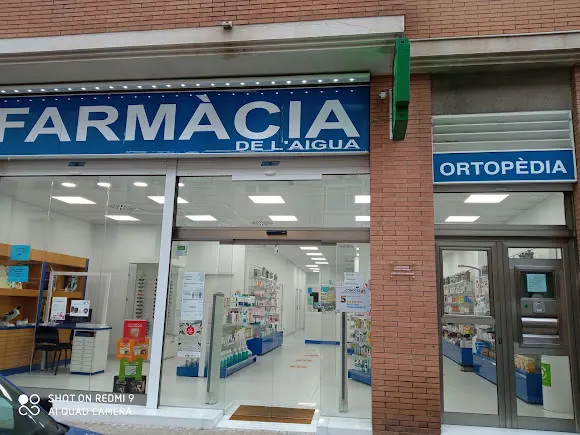 Farmàcia de l' AIGUA ( Lluís Espuis Morera ) - Farmacia en Vilanova i la Geltrú
