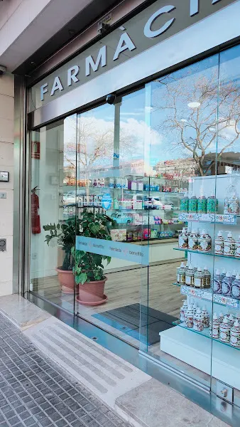 Farmàcia Bonsfills - Farmacia en Manresa - foto 2