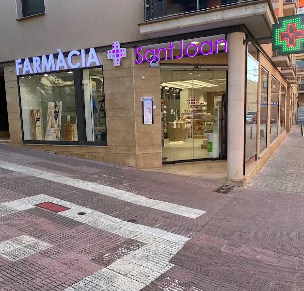 Farmàcia Sant Joan (Gemma Pla) - Farmacia en Esparreguera - foto 2