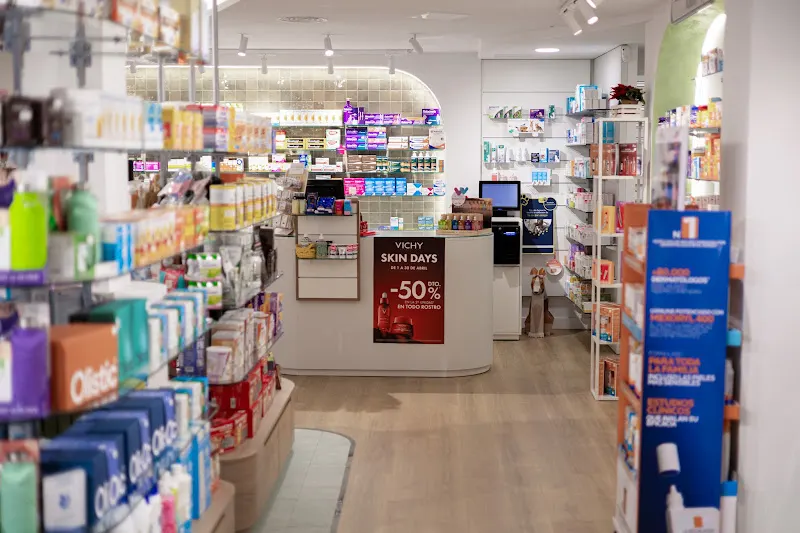 FARMACIA ESTHER COLLADO SANT BOI DE LLOBREGAT - Farmacia en Sant Boi de Llobregat - foto 2