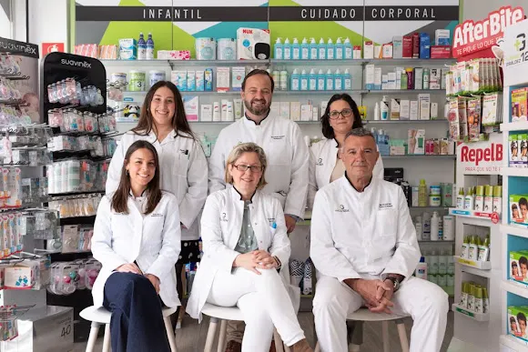 Farmacia 12H. Giráldez .Ldo. José María Giráldez García