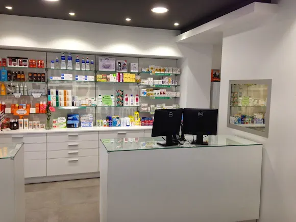 Farmacia "La Plaza 204"
