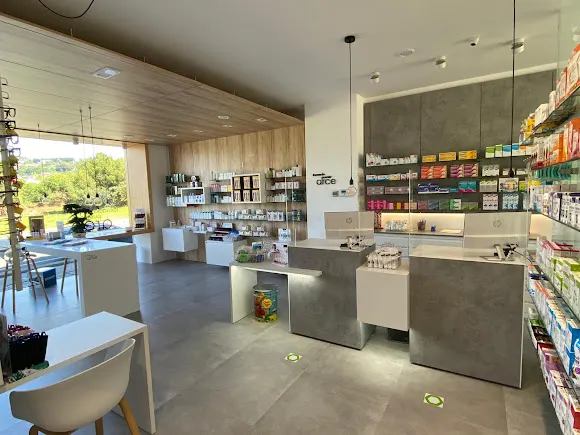 Farmacia Puente Arce - Marta Martínez Cabarga