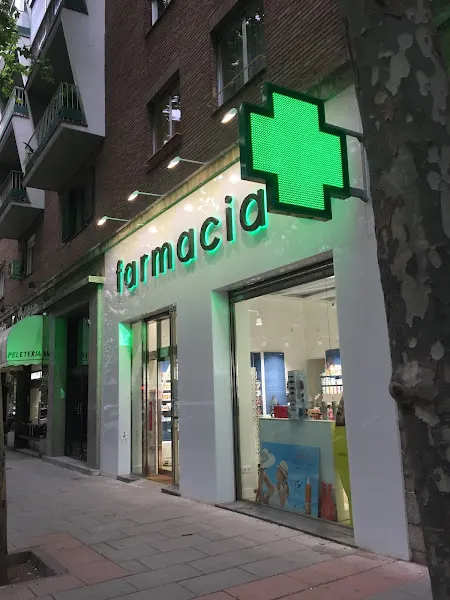 Farmacia Orense 59 - Farmacia en Madrid - foto 2