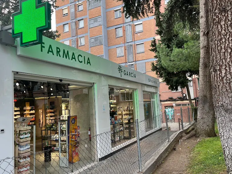FARMACIA GARCIA Titular: Elena García García
