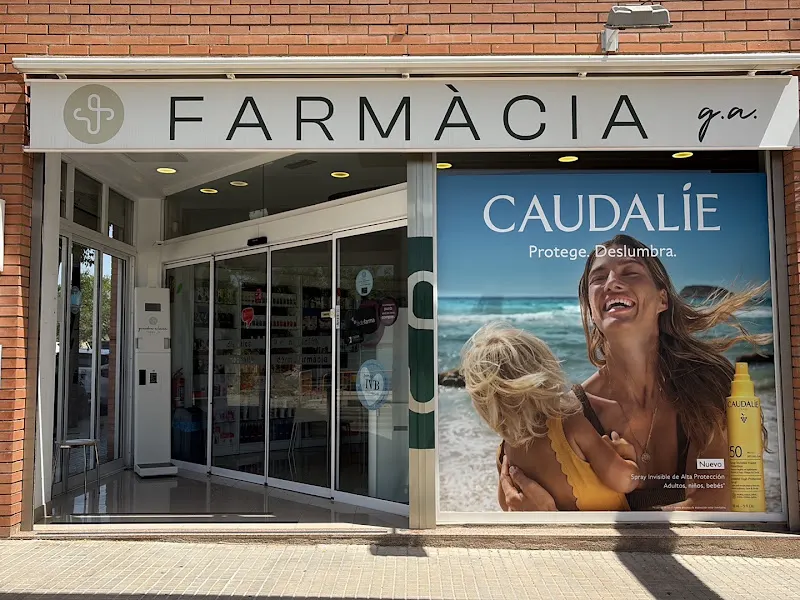 Farmàcia Ginebra Alsina - Farmacia en Reus - foto 2